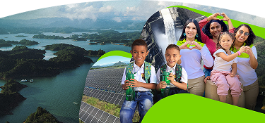 Close-up of five people three adult women and two children smiling; a woman and a child make a heart gesture with their hands, while others hold green reusable bottles. In the background, the Guatapé reservoir with islets and mountains can be seen, along with solar panels and green graphic elements that complete the composition, conveying energy, community, and sustainability.